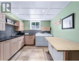 24 THIMBLEWEED DRIVE - 36