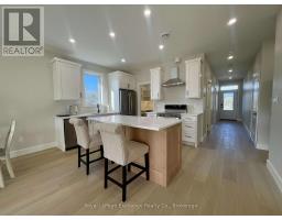 20 MERCEDES CRESCENT - 6