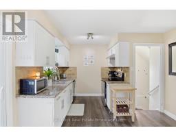 51 CLEMENS AVENUE - 12