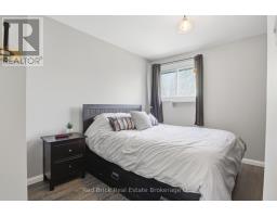 51 CLEMENS AVENUE - 20