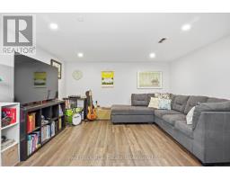 51 CLEMENS AVENUE - 25