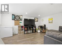 51 CLEMENS AVENUE - 26