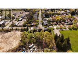 51 CLEMENS AVENUE - 40