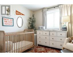 228 REDFORD CRESCENT - 12