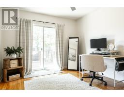 228 REDFORD CRESCENT - 14