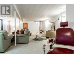 228 REDFORD CRESCENT - 16