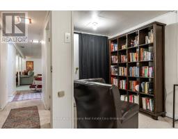 228 REDFORD CRESCENT - 22