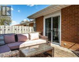 228 REDFORD CRESCENT - 23