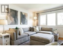228 REDFORD CRESCENT - 3
