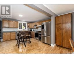 202 HURON ROAD - 11