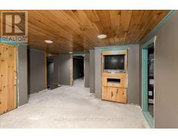 202 HURON ROAD - 29