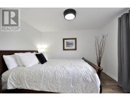 324 FAIRWAY STREET - 37