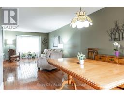 27 KAY STREET - 11