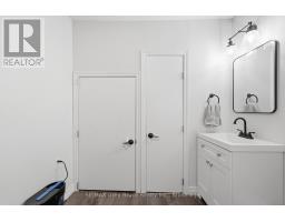 230 2ND AVENUE SE - 16