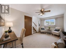 17 GLENDA COURT - 12