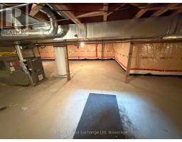 32 VICTORIA STREET W - 13
