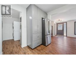9 BUSH LANE - 16