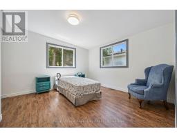 9 BUSH LANE - 18