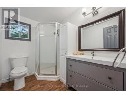 9 BUSH LANE - 22