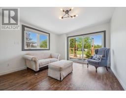 9 BUSH LANE - 9