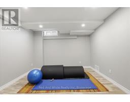4 BREWSTER PLACE - 26