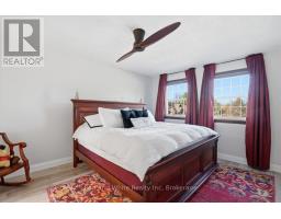 4 BREWSTER PLACE - 28