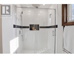 4 BREWSTER PLACE - 31