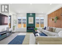 92 MOON CRESCENT - 18