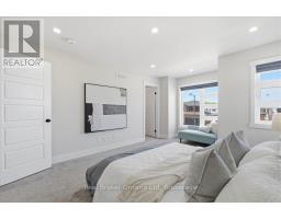 92 MOON CRESCENT - 25