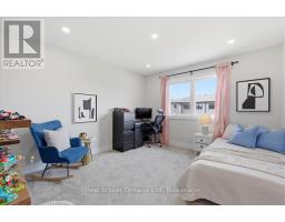 92 MOON CRESCENT - 26