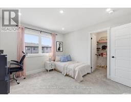 92 MOON CRESCENT - 27