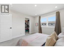 92 MOON CRESCENT - 29