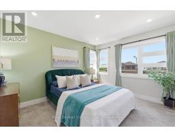 92 MOON CRESCENT - 31