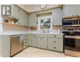 14 LOVEYS STREET W - 21