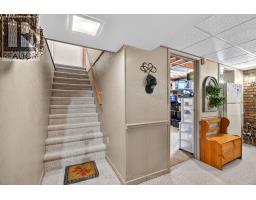 30 MOHAWK CRESCENT - 29