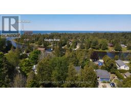 11 SARNIA AVENUE - 2