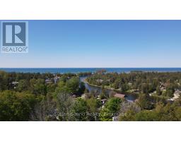 11 SARNIA AVENUE - 7