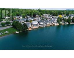 10 HEMLOCK CRESCENT - 2
