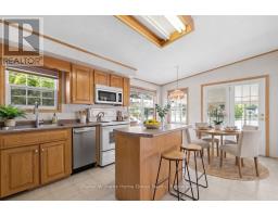 10 HEMLOCK CRESCENT - 26