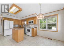 10 HEMLOCK CRESCENT - 28