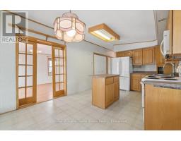 10 HEMLOCK CRESCENT - 29