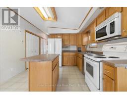 10 HEMLOCK CRESCENT - 30
