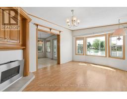 10 HEMLOCK CRESCENT - 35