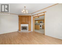 10 HEMLOCK CRESCENT - 36