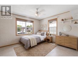 10 HEMLOCK CRESCENT - 38