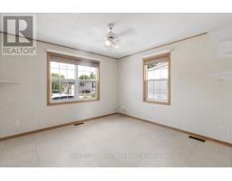 10 HEMLOCK CRESCENT - 39