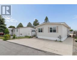 10 HEMLOCK CRESCENT - 44