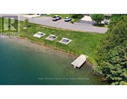 10 HEMLOCK CRESCENT - 46