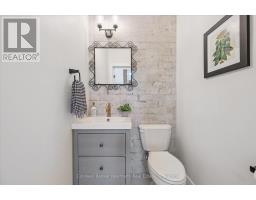 839 WATSON STREET S - 15