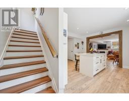839 WATSON STREET S - 32